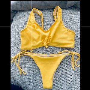 NEVER WORN Yellow Front Knot Bikini